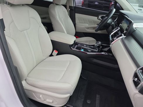 Used 2023 Kia Sorento SX image 42