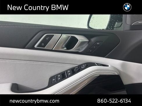 Used 2025 BMW X5 xDrive40i w/ Premium Package AWD/4WD image 10