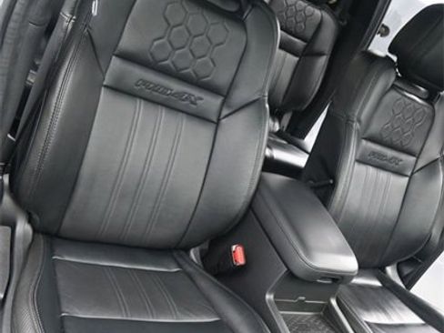 Used 2022 Nissan Frontier PRO-4X w/ Pro-4X Premium Package image 19