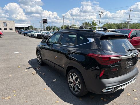 Used 2021 Kia Seltos S AWD/4WD image 6