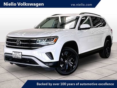 Used 2023 Volkswagen Atlas SE w/ Black Wheel Package