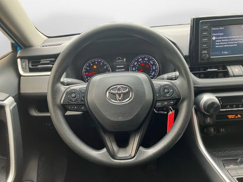 Used 2019 Toyota RAV4 LE FWD image 13