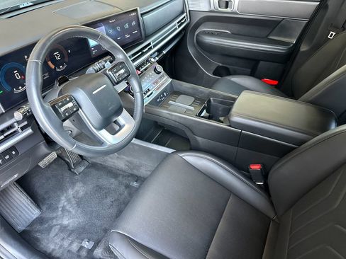 Used 2025 Hyundai Santa Fe SEL AWD/4WD image 10