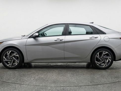 Used 2025 Hyundai Elantra Limited FWD image 5