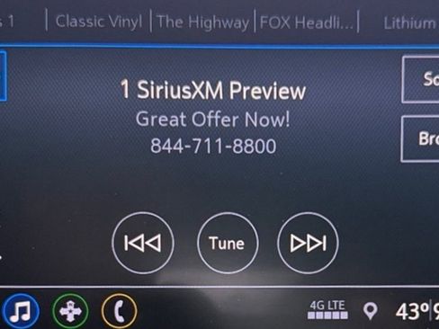 Used 2021 Chevrolet Silverado 1500 LT image 23