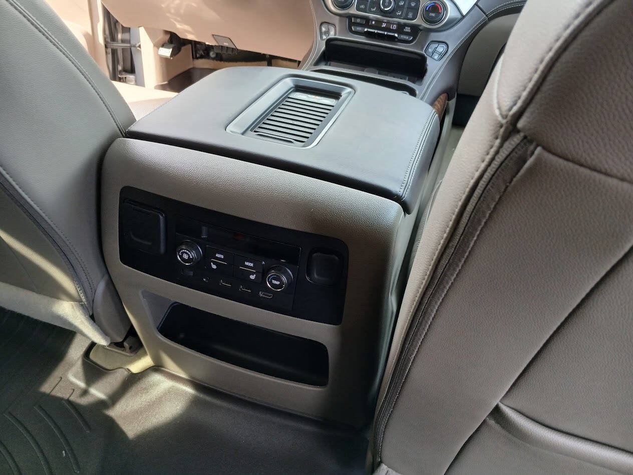Used 2017 Chevrolet Suburban Premier AWD/4WD image 6