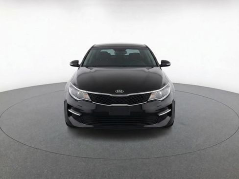 Used 2017 Kia Optima LX FWD image 2