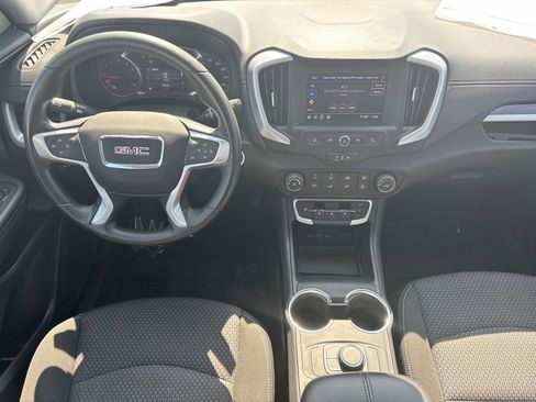 Used 2024 GMC Terrain SLE image 9