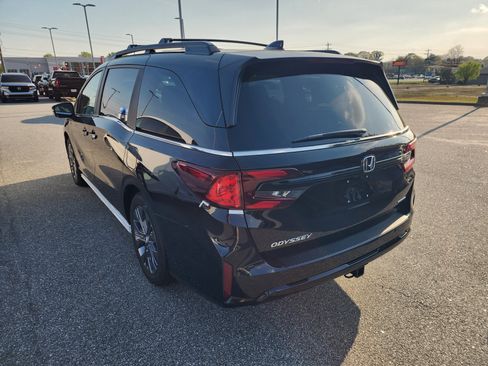 New 2026 Honda Odyssey Touring image 4