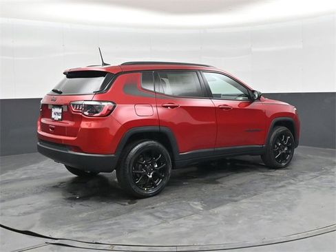 New 2026 Jeep Compass Latitude image 4