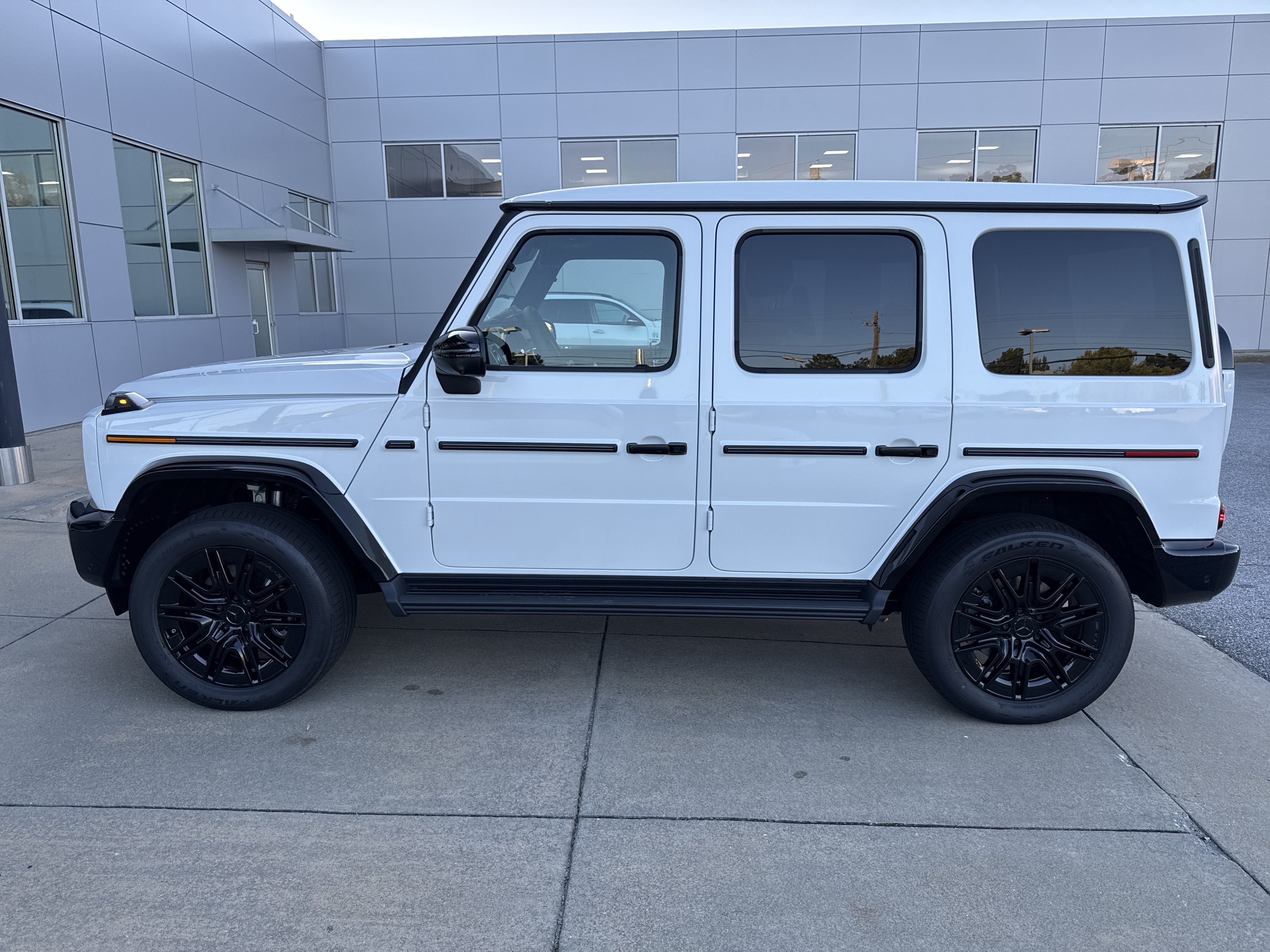 New 2027 Mercedes-Benz G 580 e image 8
