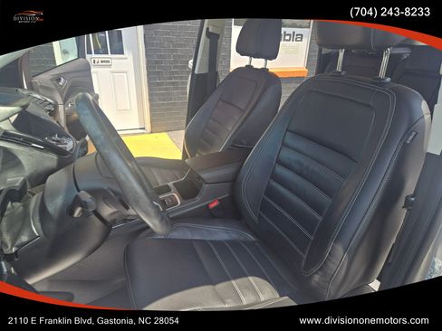 Used 2017 Ford Escape Titanium FWD image 10