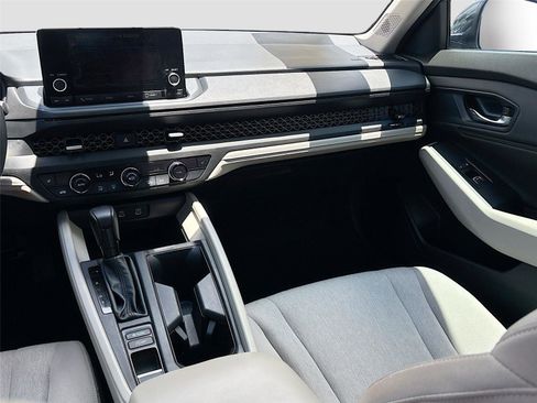 Certified 2023 Honda Accord EX image 27