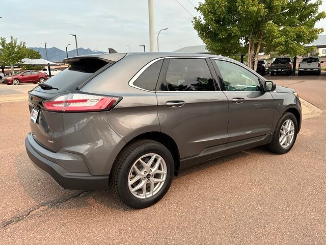 Used 2024 Ford Edge SEL AWD/4WD image 9