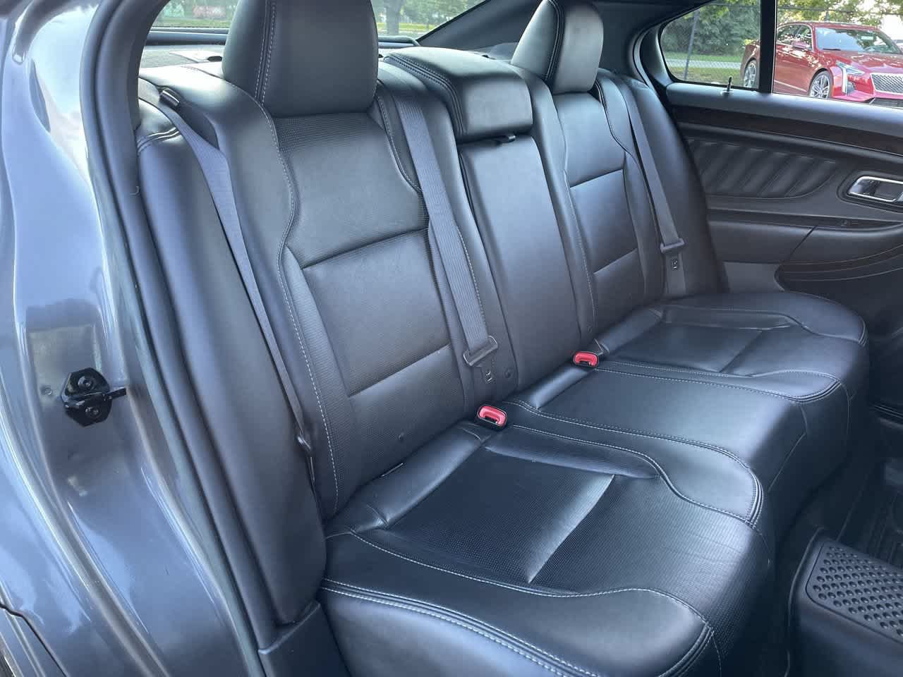Used 2013 Ford Taurus Limited FWD image 15