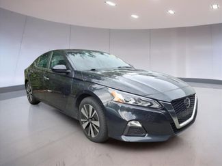 Used 2022 Nissan Altima 2.5 SV image 1