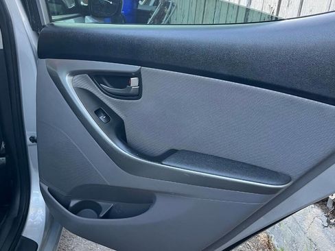 Used 2013 Hyundai Elantra GLS w/ Preferred Pkg image 21