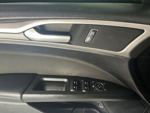 Used 2019 Ford Fusion SE FWD image 52