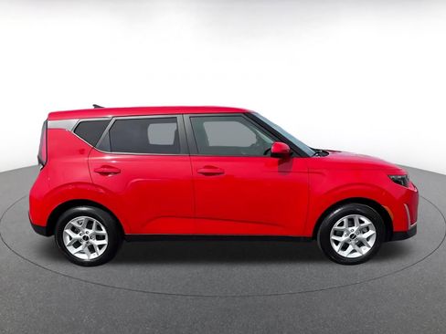 Used 2025 Kia Soul LX w/ LX Technology Package image 16