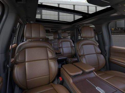 New 2026 Lincoln Navigator L Reserve AWD/4WD image 10