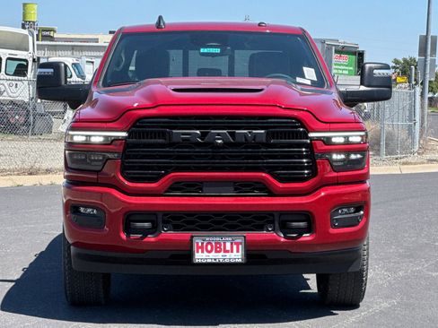 New 2026 RAM 2500 Laramie AWD/4WD image 8