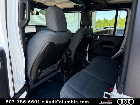 Used 2024 Jeep Wrangler Unlimited Rubicon AWD/4WD image 23
