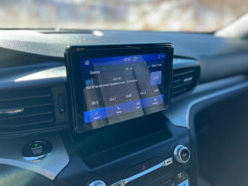 Used 2020 Ford Explorer XLT w/ Class III Trailer Tow Package image 18