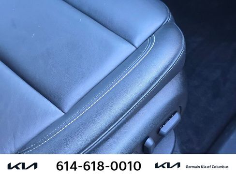 Used 2022 Chevrolet Traverse LT image 27