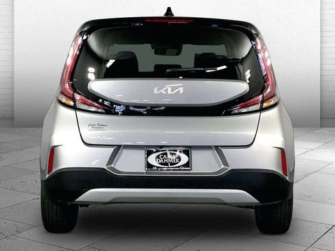 Certified 2025 Kia Soul LX image 3