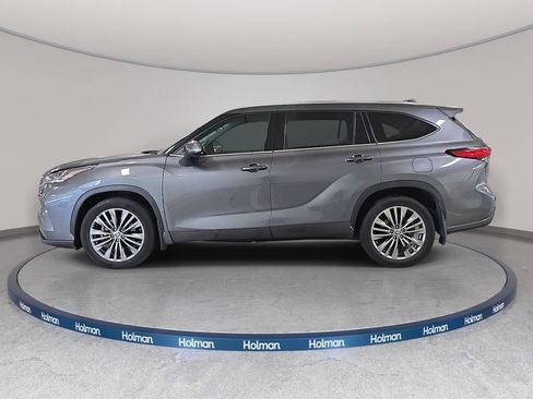 Used 2021 Toyota Highlander Platinum AWD/4WD image 11