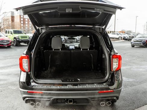 Used 2022 Ford Explorer ST w/ ST Street Pack image 41