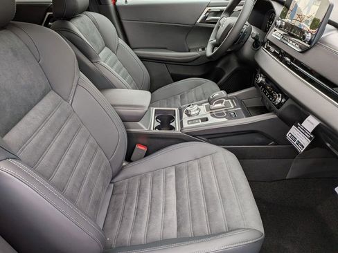 New 2025 Mitsubishi Outlander SE image 30