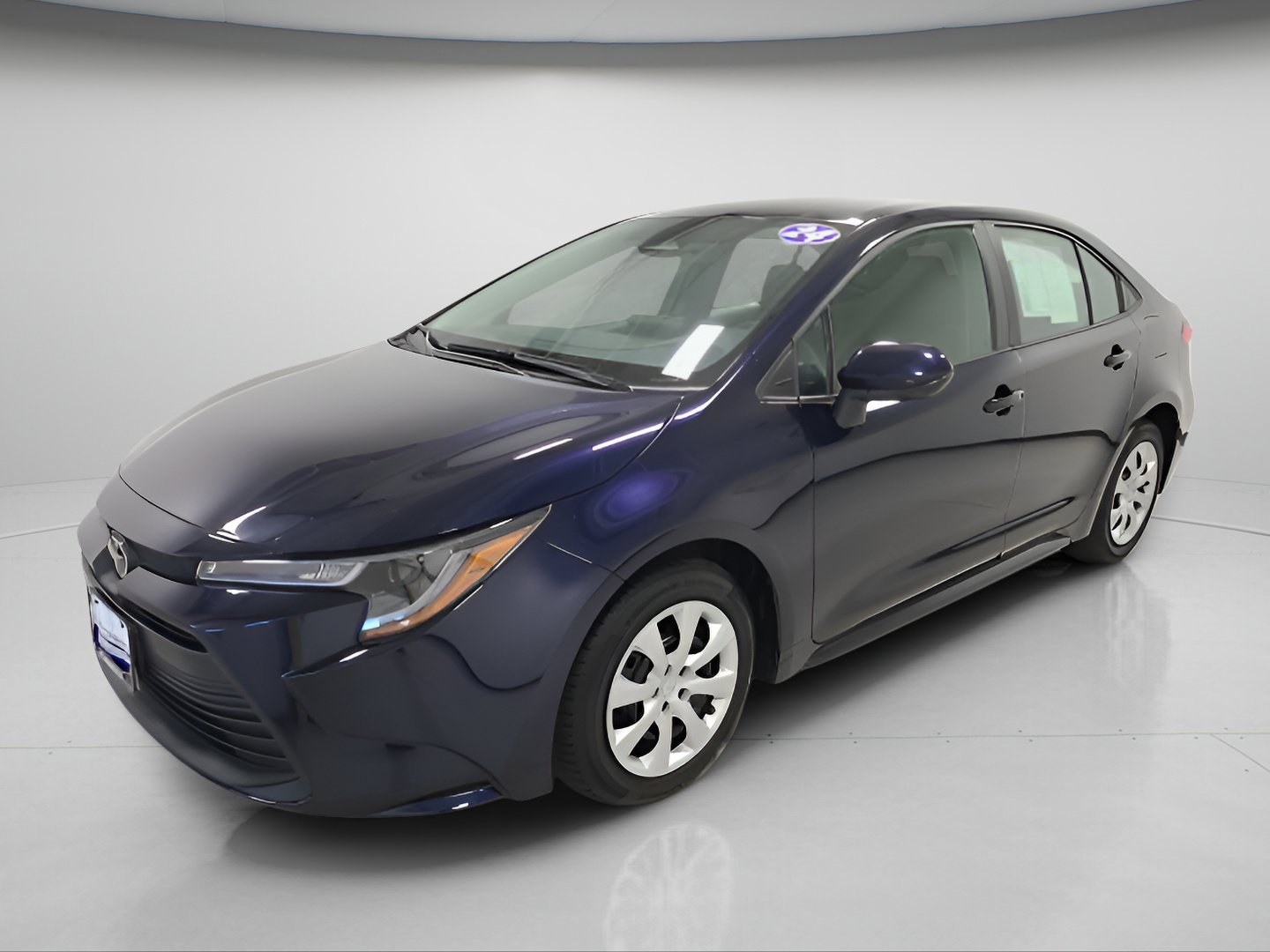 Used 2024 Toyota Corolla LE FWD image 3
