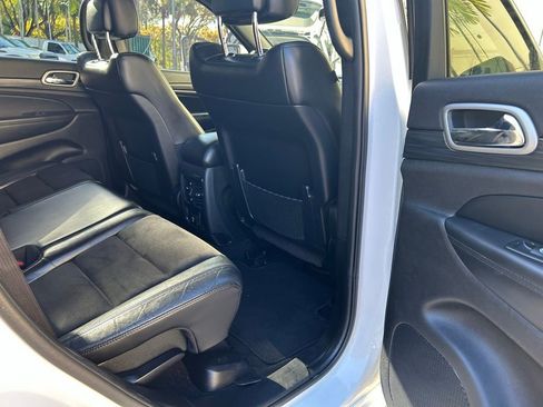 Certified 2021 Jeep Grand Cherokee Laredo X image 32