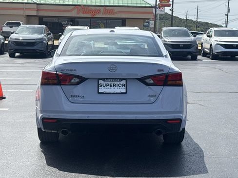 Certified 2024 Nissan Altima 2.5 SR w/ SR Premium Package AWD/4WD image 4