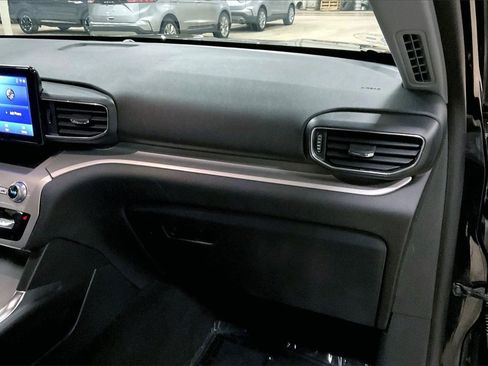 Certified 2022 Ford Explorer XLT w/ Equipment Group 202A image 15
