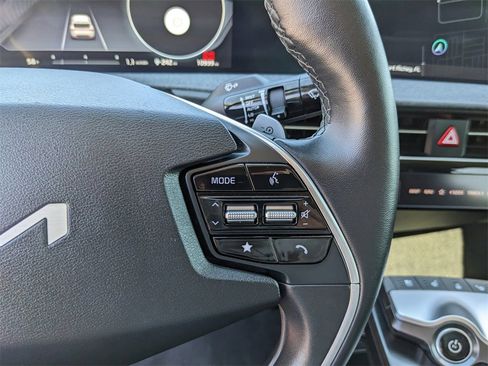 Certified 2024 Kia EV6 Wind image 32