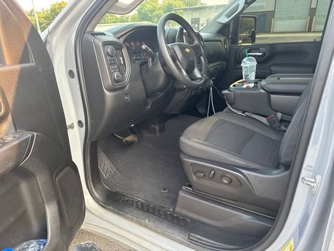 Used 2024 Chevrolet Silverado 2500 Custom w/ Custom Value Package AWD/4WD image 6