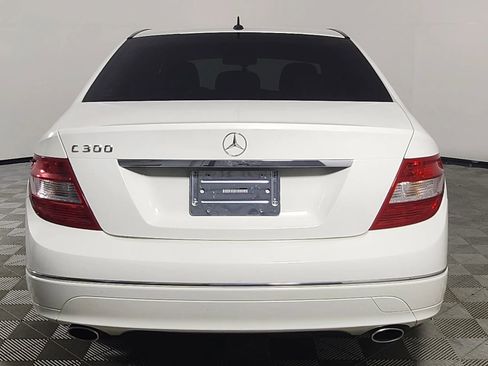 Used 2010 Mercedes-Benz C 300 C 300 Luxury Sedan 4D image 6