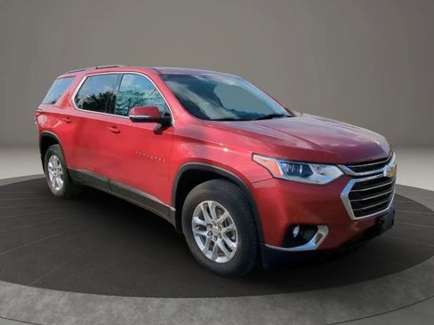 Used 2020 Chevrolet Traverse LT w/ LPO, Cargo Package AWD/4WD image 6
