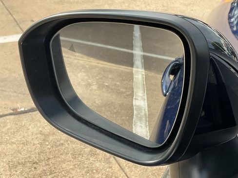 Used 2025 Nissan Rogue SV image 11