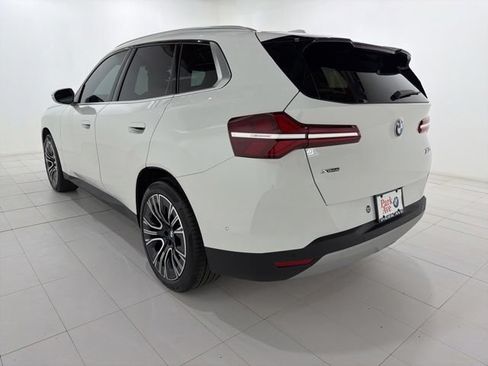 Used 2025 BMW X3 xDrive30i AWD/4WD image 3