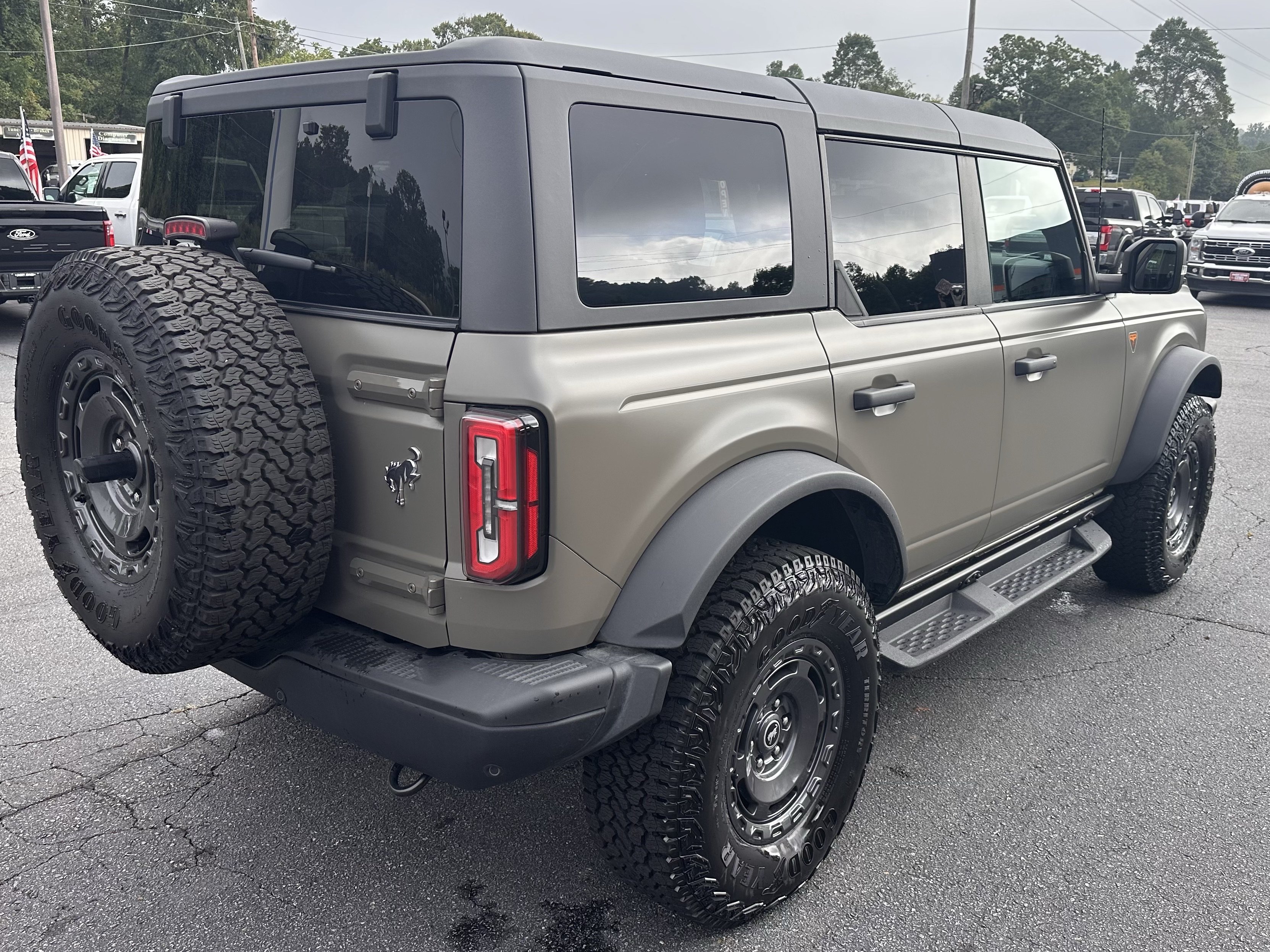 Used 2025 Ford Bronco Badlands w/ Matte Film Protection Package AWD/4WD image 6