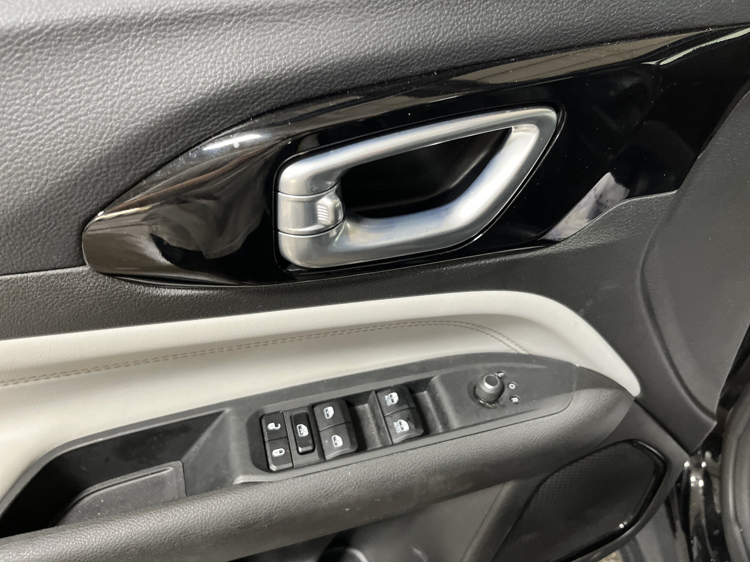 Used 2024 Jeep Compass Limited AWD/4WD image 14
