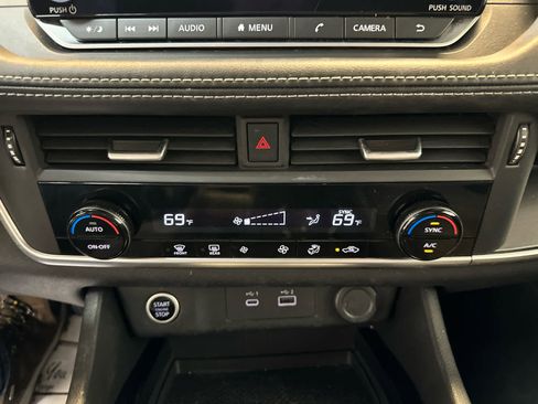 Certified 2023 Nissan Rogue SV image 17