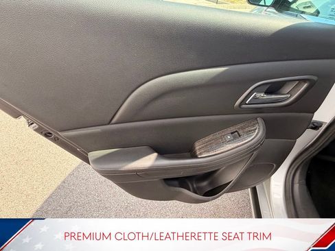 Used 2016 Chevrolet Malibu LT FWD image 11