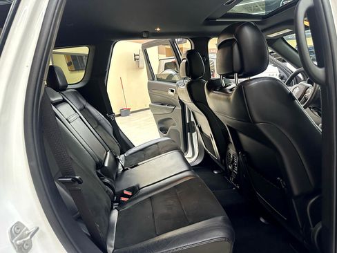 Used 2019 Jeep Grand Cherokee Altitude image 39