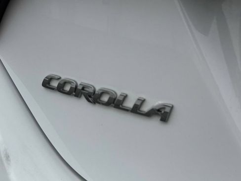 Used 2016 Toyota Corolla LE FWD image 11