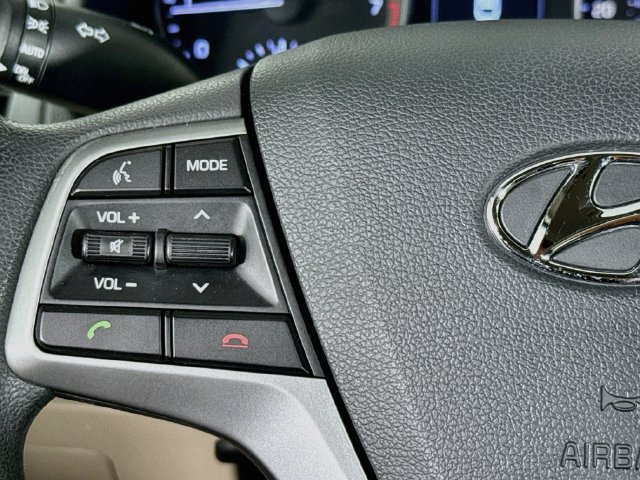 Used 2018 Hyundai Elantra SEL FWD image 11