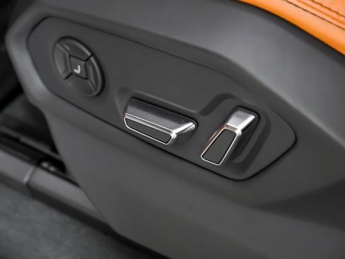 Used 2022 Lamborghini Urus image 27